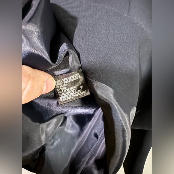 Tahari women’s one button black Blazer size‎ 14 business, work, padded shoulders - Picture 4 of 4